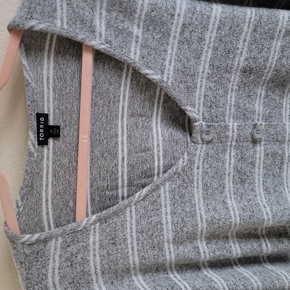 Torrid Size 2 Grey and White Striped Long Sleeve Top - Picture 2 of 6
